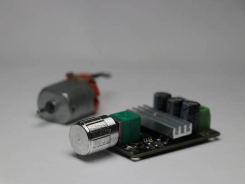pwm vs dc fan
